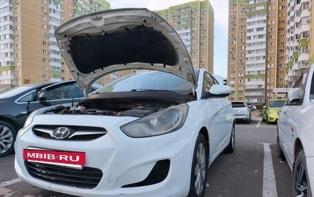 Hyundai Solaris II рестайлинг, 2012 год, 510 000 рублей, 18 фотография