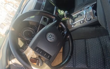 Volkswagen Touareg III, 2004 год, 450 000 рублей, 2 фотография