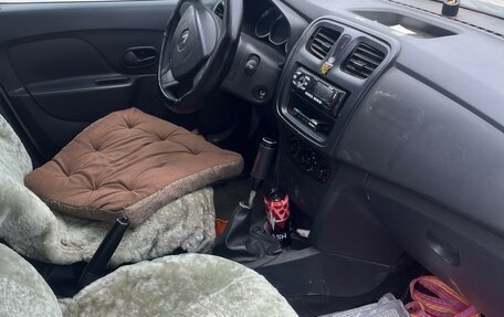 Renault Logan II, 2016 год, 125 000 рублей, 9 фотография