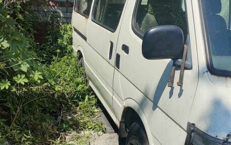 Toyota HiAce H100, 2002 год, 332 000 рублей, 3 фотография
