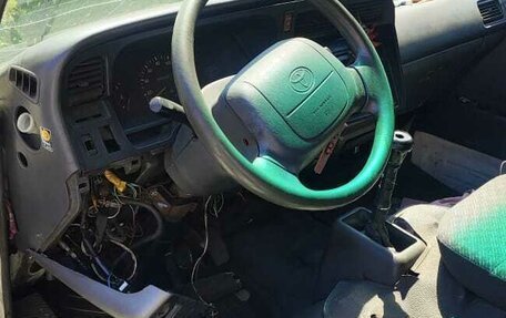 Toyota HiAce H100, 2002 год, 332 000 рублей, 13 фотография