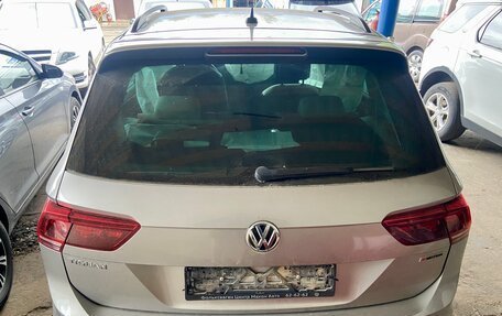 Volkswagen Tiguan II, 2018 год, 1 800 000 рублей, 4 фотография