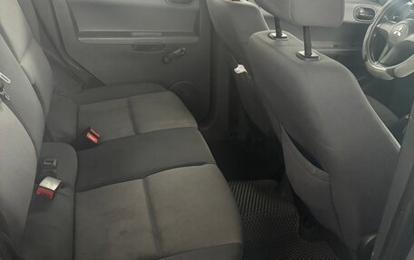 Mitsubishi Colt VI рестайлинг, 2006 год, 200 000 рублей, 8 фотография