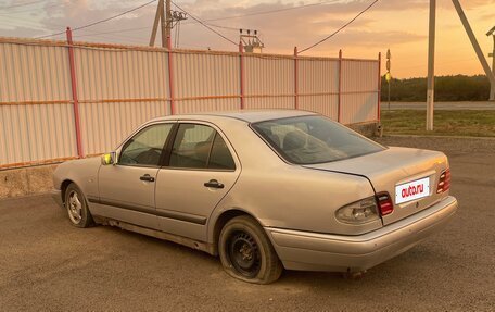 Mercedes-Benz E-Класс, 1999 год, 130 000 рублей, 3 фотография
