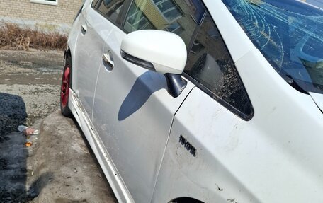 Toyota Prius, 2011 год, 380 000 рублей, 2 фотография