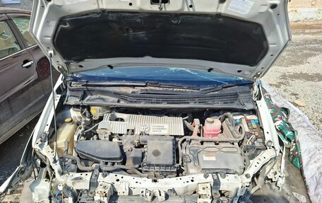 Toyota Prius, 2011 год, 380 000 рублей, 15 фотография