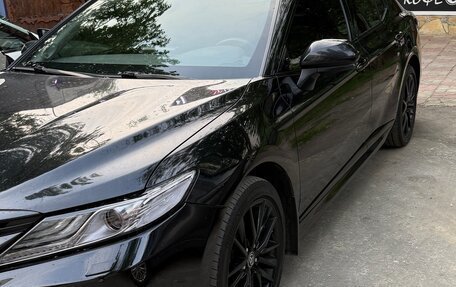 Toyota Camry, 2021 год, 3 450 000 рублей, 2 фотография