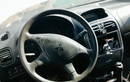 Mitsubishi Carisma I, 2000 год, 50 000 рублей, 5 фотография