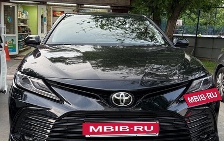 Toyota Camry, 2021 год, 3 450 000 рублей, 3 фотография