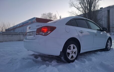 Chevrolet Cruze II, 2010 год, 650 000 рублей, 10 фотография