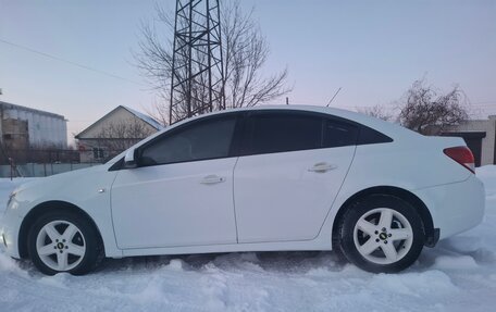 Chevrolet Cruze II, 2010 год, 650 000 рублей, 7 фотография