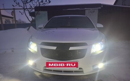 Chevrolet Cruze II, 2010 год, 650 000 рублей, 4 фотография