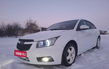 Chevrolet Cruze II, 2010 год, 650 000 рублей, 2 фотография