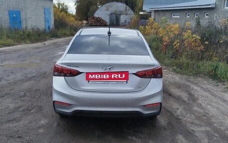 Hyundai Solaris II рестайлинг, 2019 год, 1 000 000 рублей, 3 фотография