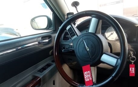 Chrysler 300C II, 2007 год, 400 000 рублей, 11 фотография