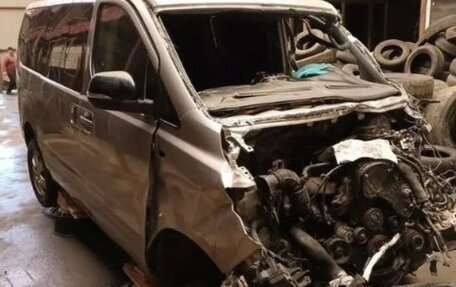 Hyundai Grand Starex Grand Starex I рестайлинг 2, 2019 год, 450 000 рублей, 2 фотография