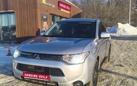 Mitsubishi Outlander III рестайлинг 3, 2012 год, 1 250 000 рублей, 2 фотография