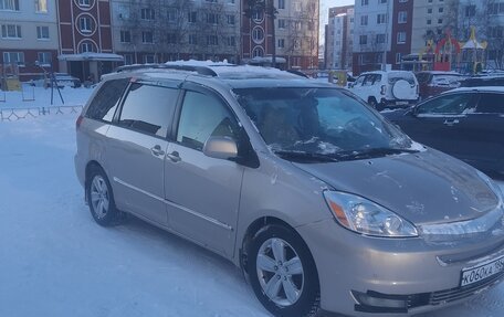 Toyota Sienna II рестайлинг, 2003 год, 800 000 рублей, 4 фотография