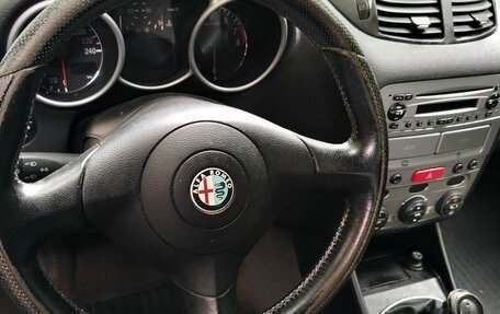 Alfa Romeo 147 I рестайлинг, 2002 год, 320 000 рублей, 5 фотография
