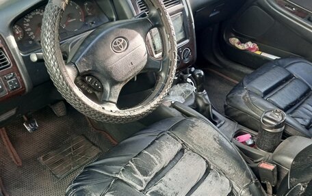 Toyota Avensis III рестайлинг, 2001 год, 170 000 рублей, 5 фотография