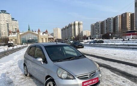 Honda Fit III, 2002 год, 288 000 рублей, 2 фотография