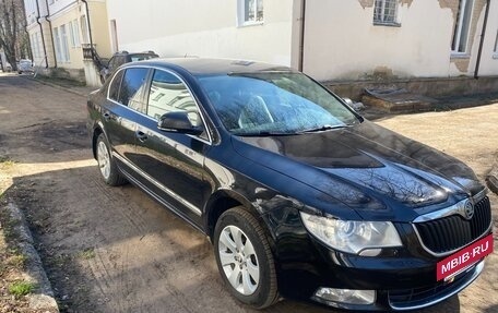 Skoda Superb III рестайлинг, 2013 год, 1 000 000 рублей, 2 фотография