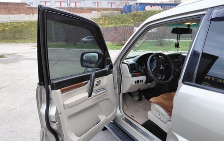 Mitsubishi Pajero IV, 2008 год, 1 690 000 рублей, 9 фотография