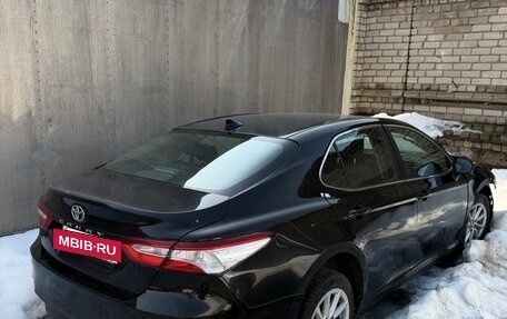 Toyota Camry, 2021 год, 1 080 000 рублей, 2 фотография