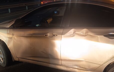 Hyundai Solaris II рестайлинг, 2012 год, 400 000 рублей, 4 фотография