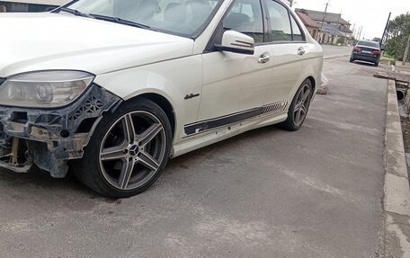 Mercedes-Benz C-Класс, 2010 год, 400 000 рублей, 1 фотография