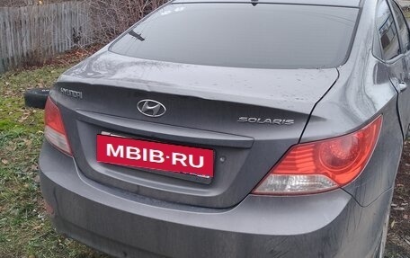 Hyundai Solaris II рестайлинг, 2011 год, 250 000 рублей, 3 фотография