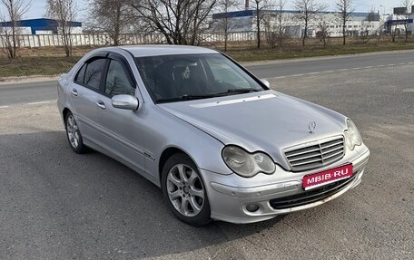 Mercedes-Benz C-Класс, 2005 год, 635 000 рублей, 1 фотография