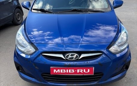 Hyundai Solaris II рестайлинг, 2012 год, 700 000 рублей, 1 фотография