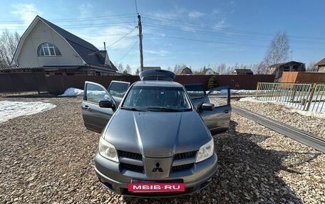 Mitsubishi Outlander III рестайлинг 3, 2005 год, 395 000 рублей, 2 фотография