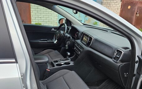 KIA Sportage IV рестайлинг, 2018 год, 1 850 000 рублей, 5 фотография