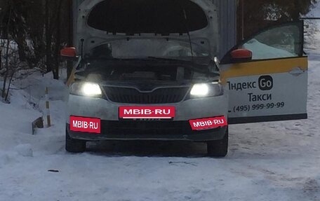 Skoda Rapid I, 2017 год, 300 000 рублей, 3 фотография