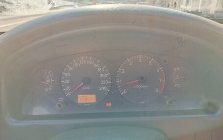 Toyota Avensis III рестайлинг, 2001 год, 150 000 рублей, 6 фотография