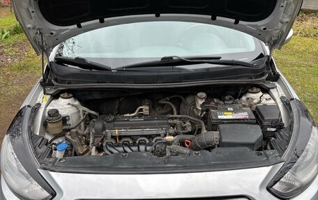 Hyundai Solaris II рестайлинг, 2012 год, 1 100 000 рублей, 8 фотография