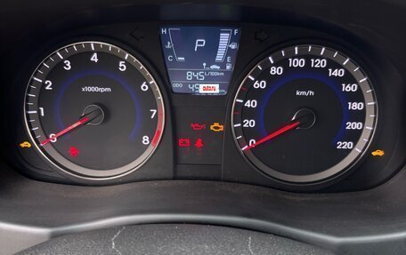 Hyundai Solaris II рестайлинг, 2012 год, 1 100 000 рублей, 23 фотография