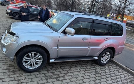 Mitsubishi Pajero IV, 2014 год, 2 850 000 рублей, 3 фотография