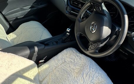 Toyota C-HR I рестайлинг, 2020 год, 2 100 000 рублей, 9 фотография