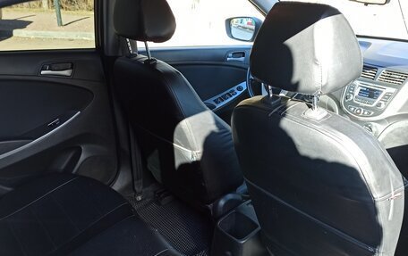 Hyundai Solaris II рестайлинг, 2014 год, 900 000 рублей, 17 фотография