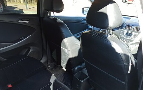 Hyundai Solaris II рестайлинг, 2014 год, 900 000 рублей, 16 фотография