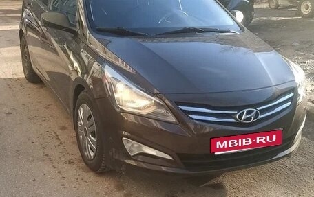 Hyundai Solaris II рестайлинг, 2014 год, 900 000 рублей, 2 фотография