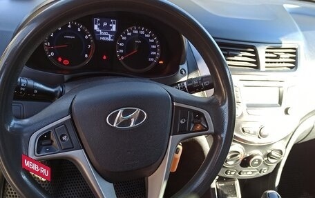 Hyundai Solaris II рестайлинг, 2014 год, 900 000 рублей, 12 фотография