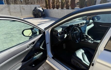 Toyota Camry, 2018 год, 2 775 000 рублей, 10 фотография