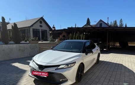Toyota Camry, 2018 год, 2 775 000 рублей, 2 фотография