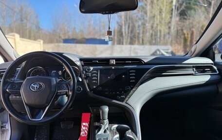 Toyota Camry, 2018 год, 2 775 000 рублей, 9 фотография