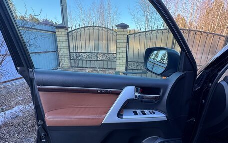 Toyota Land Cruiser 200, 2014 год, 3 680 000 рублей, 7 фотография