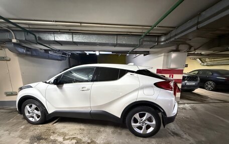 Toyota C-HR I рестайлинг, 2019 год, 2 000 000 рублей, 1 фотография